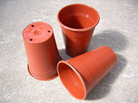 Pots profonds, pour les plantes à racines napiformes. Pots à muguet Ø 8,7 cm H 11,3 cm Soparco - le paquet de 10