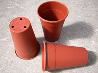 Pots profonds, pour les plantes à racines napiformes. Pots à muguet Ø 8 cm H 11 cm Soparco - le paquet de 10